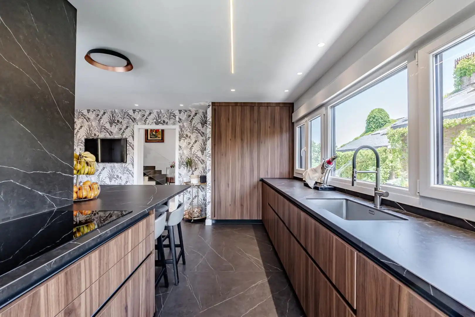 Cocina de Casa adosada en venta en Pozuelo de Alarcón con Aire acondicionado, Calefacción y Piscina