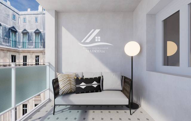 Piso en Venta en Calle del Poeta Esteban de Villegas, 18, Retiro, 2 en Jerónimos