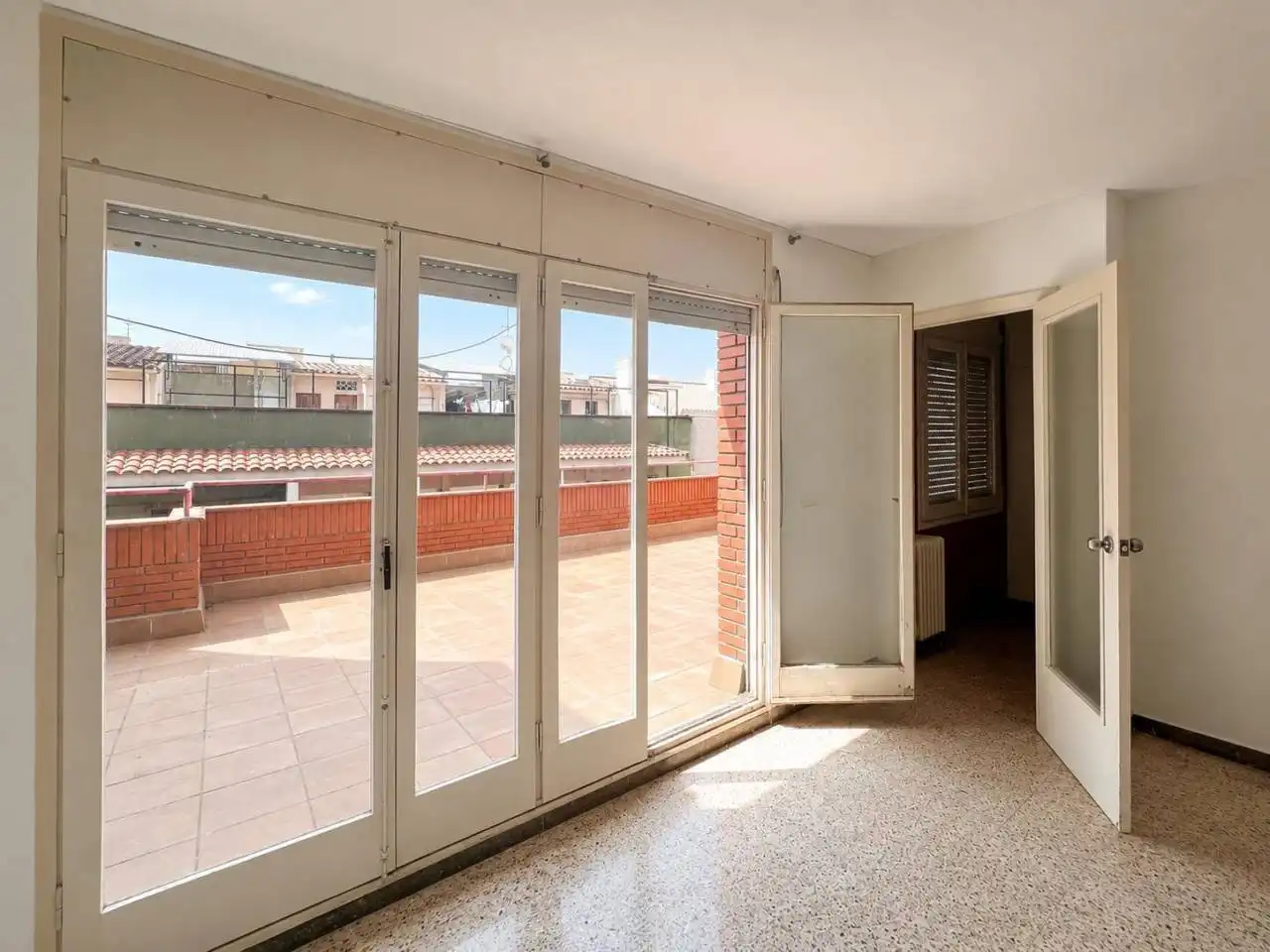 Vista exterior de Ático en venta en Girona con Calefacción, Terraza y Trastero