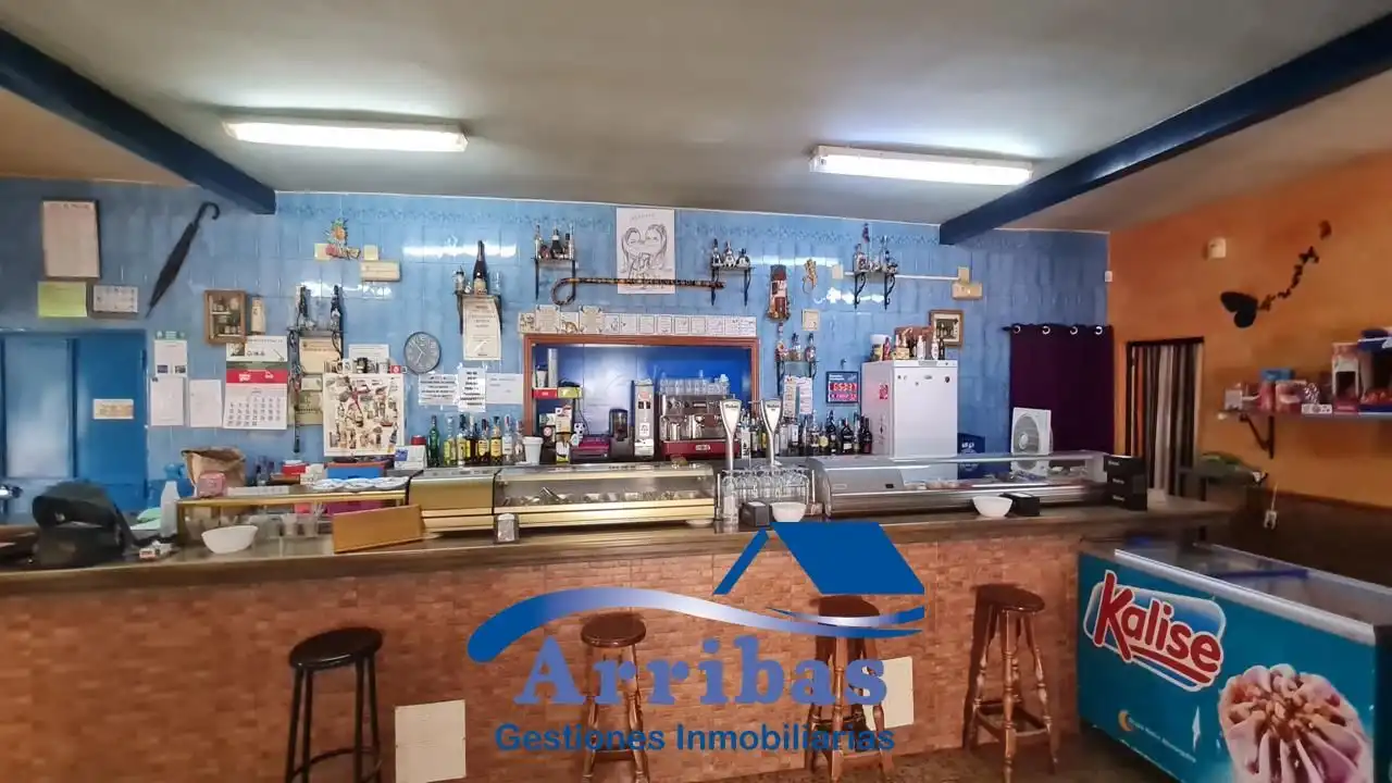 Local en venta en Escalona con Aire acondicionado y Calefacción