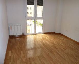 Bedroom of Flat to rent in Valladolid Capital  with Heating, Parquet flooring and TV