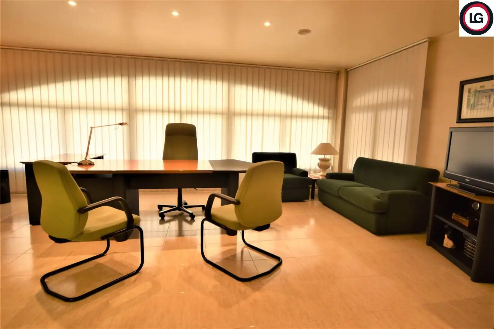 Office space with lift for sale in Pallars 6, imagen 17