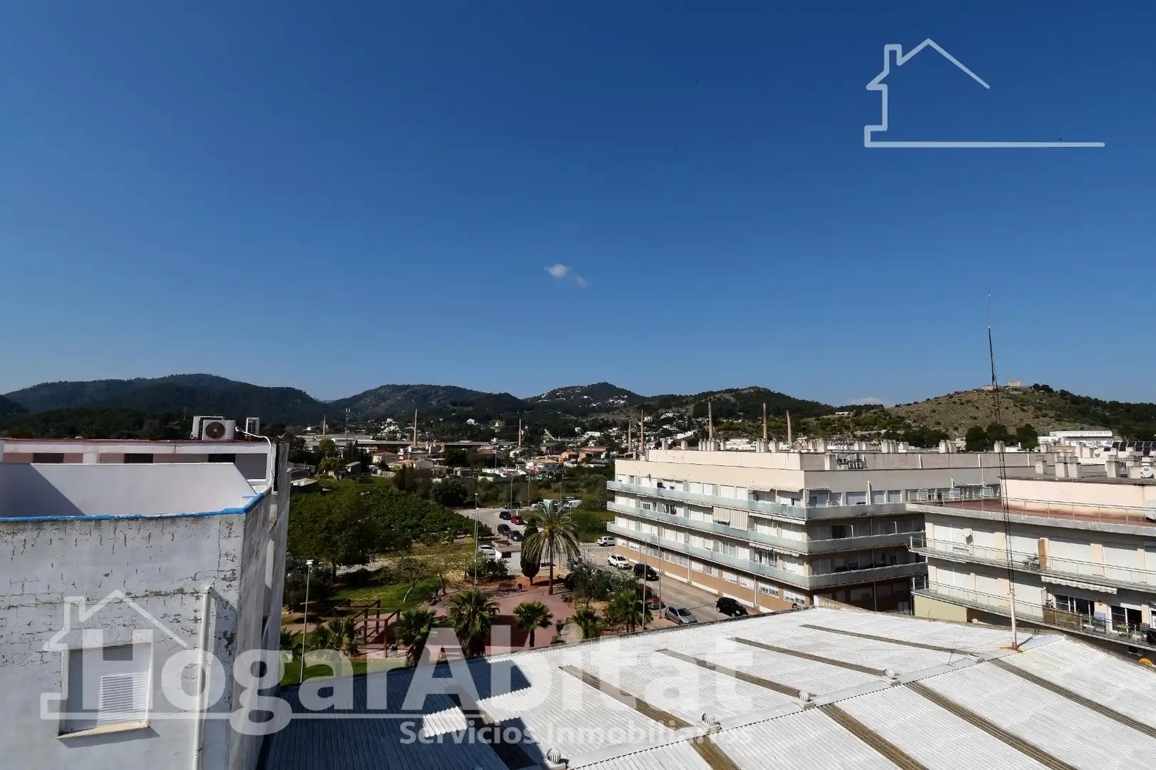 Vista exterior de Ático en venta en Oliva con Terraza y Amueblado