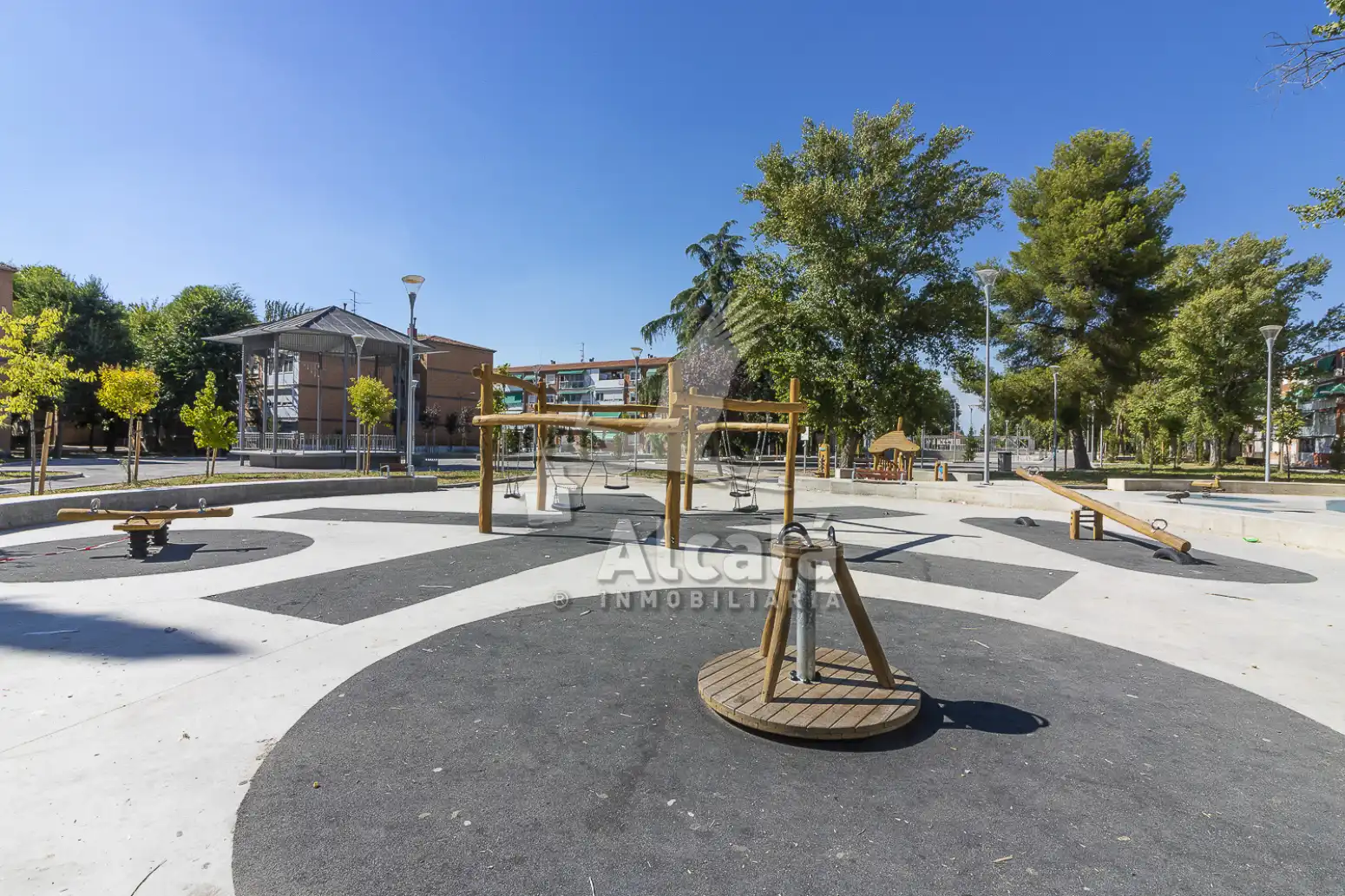 Vista exterior de Piso en venta en Alcalá de Henares con Aire acondicionado y Calefacción