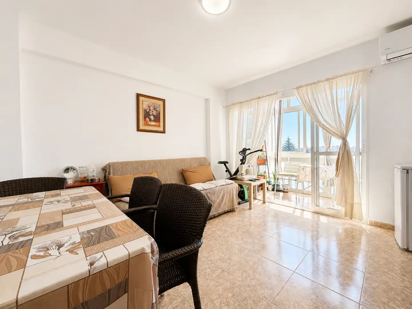 Habitación de Piso en venta en Benalmádena con Aire acondicionado, Terraza y Amueblado