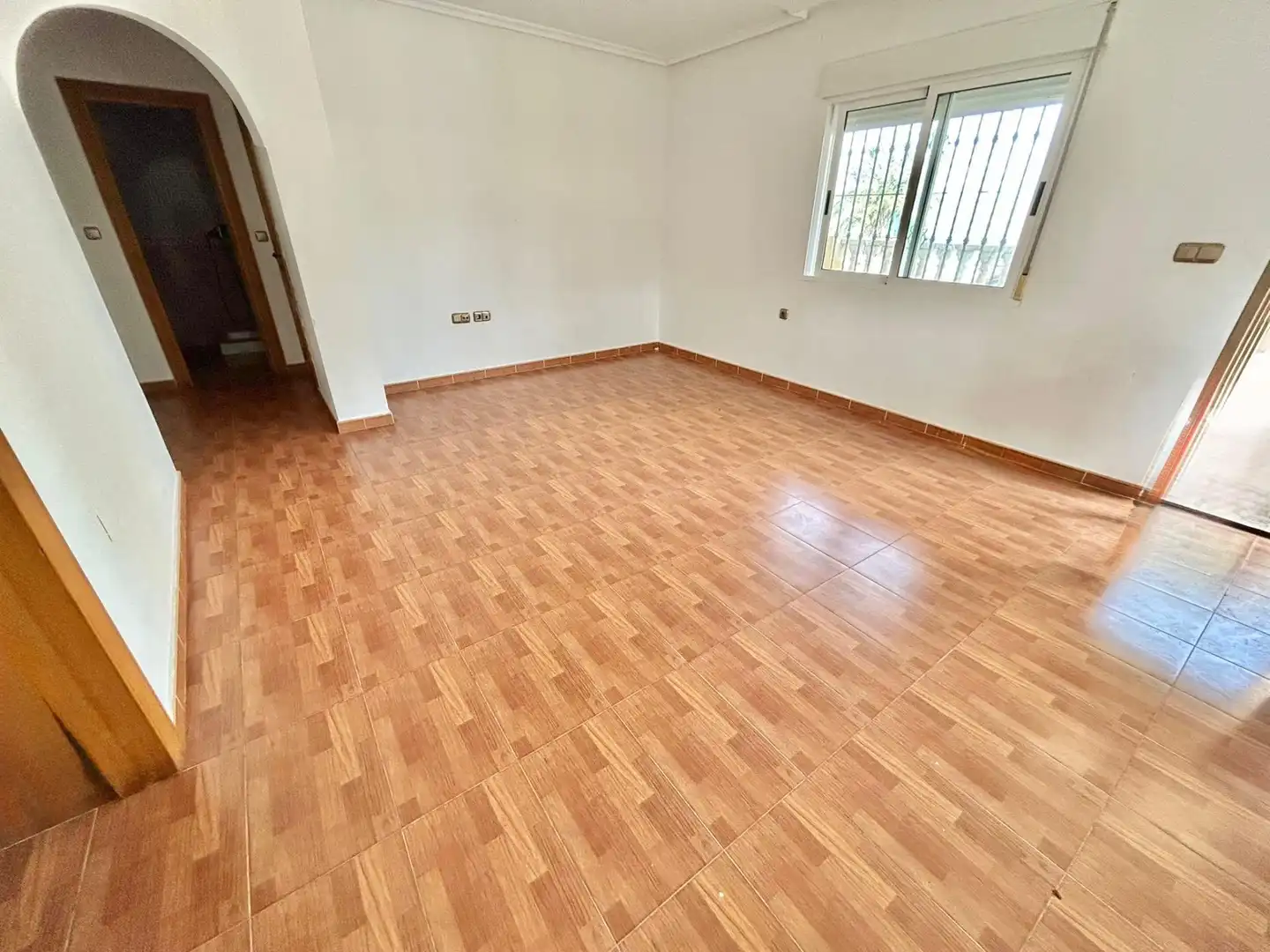Dúplex en venta en Bigastro con Calefacción, Jardín privado y Terraza