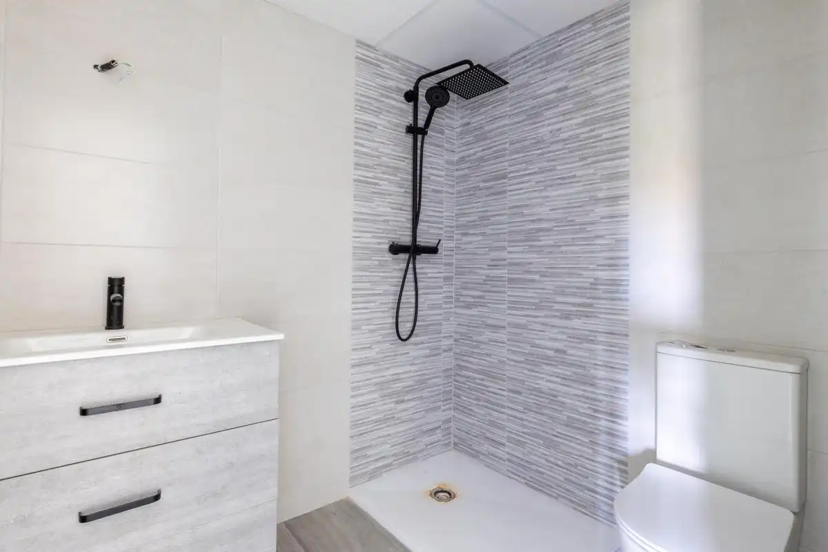 Badezimmer von Wohnung zum Verkauf in Valencia mit Klimaanlage, Heizung und Terrasse