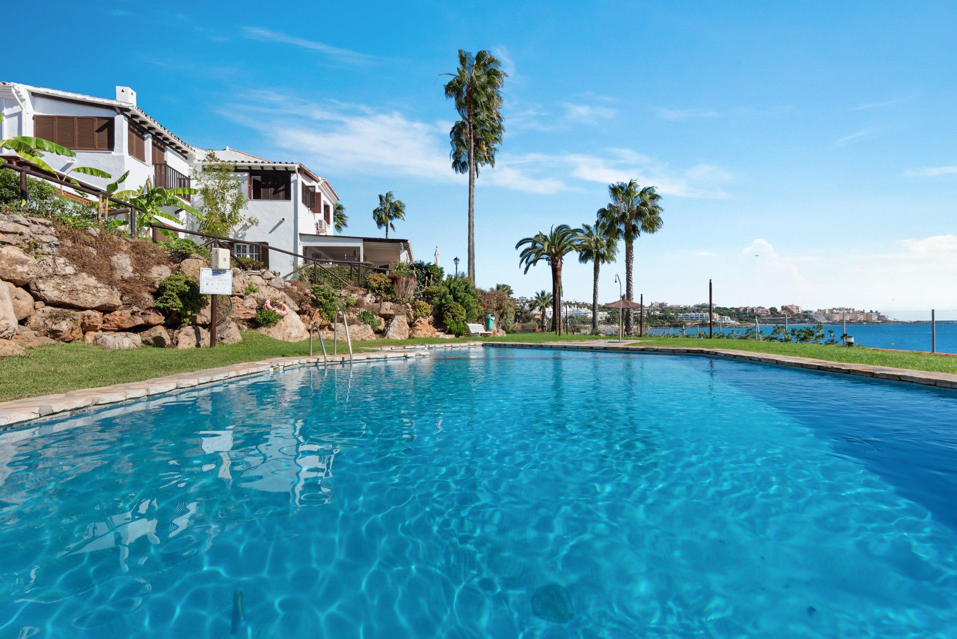 Swimming pool of Single-family semi-detached for sale in Estepona  with Terrace, Swimming Pool and Balcony