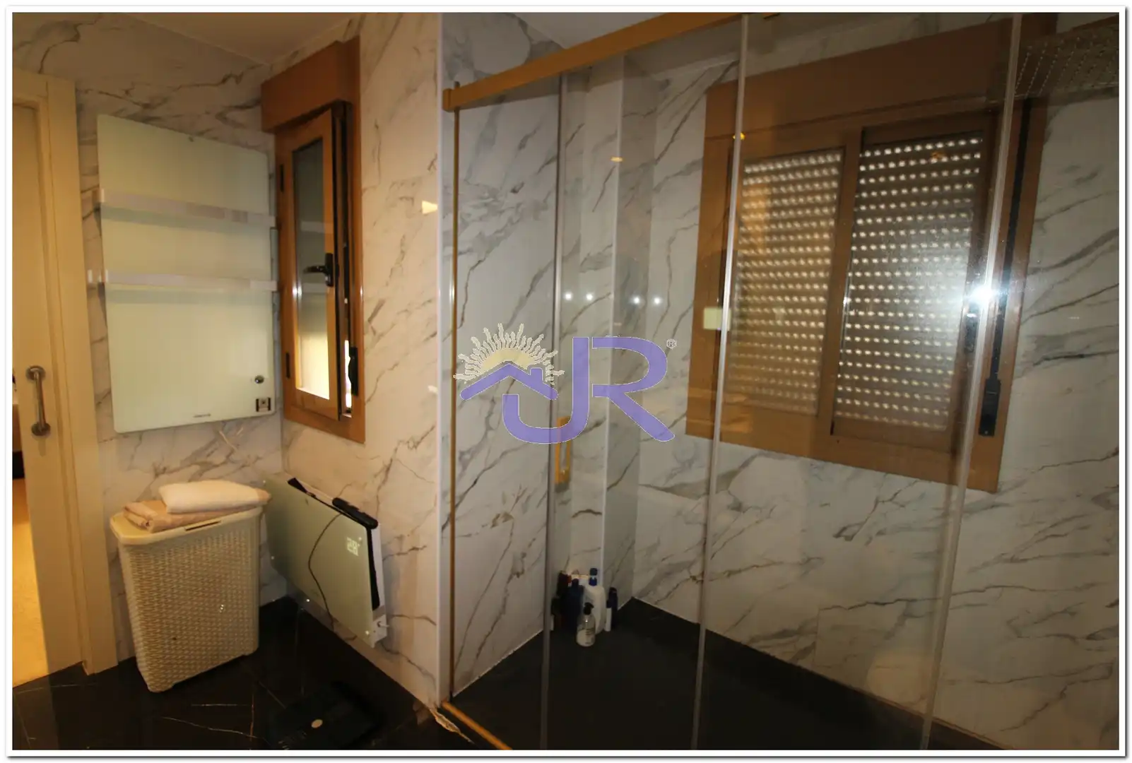 Bathroom of Houses for sale in Paracuellos de Jarama  with Air Conditioner, Private garden and Swimming Pool