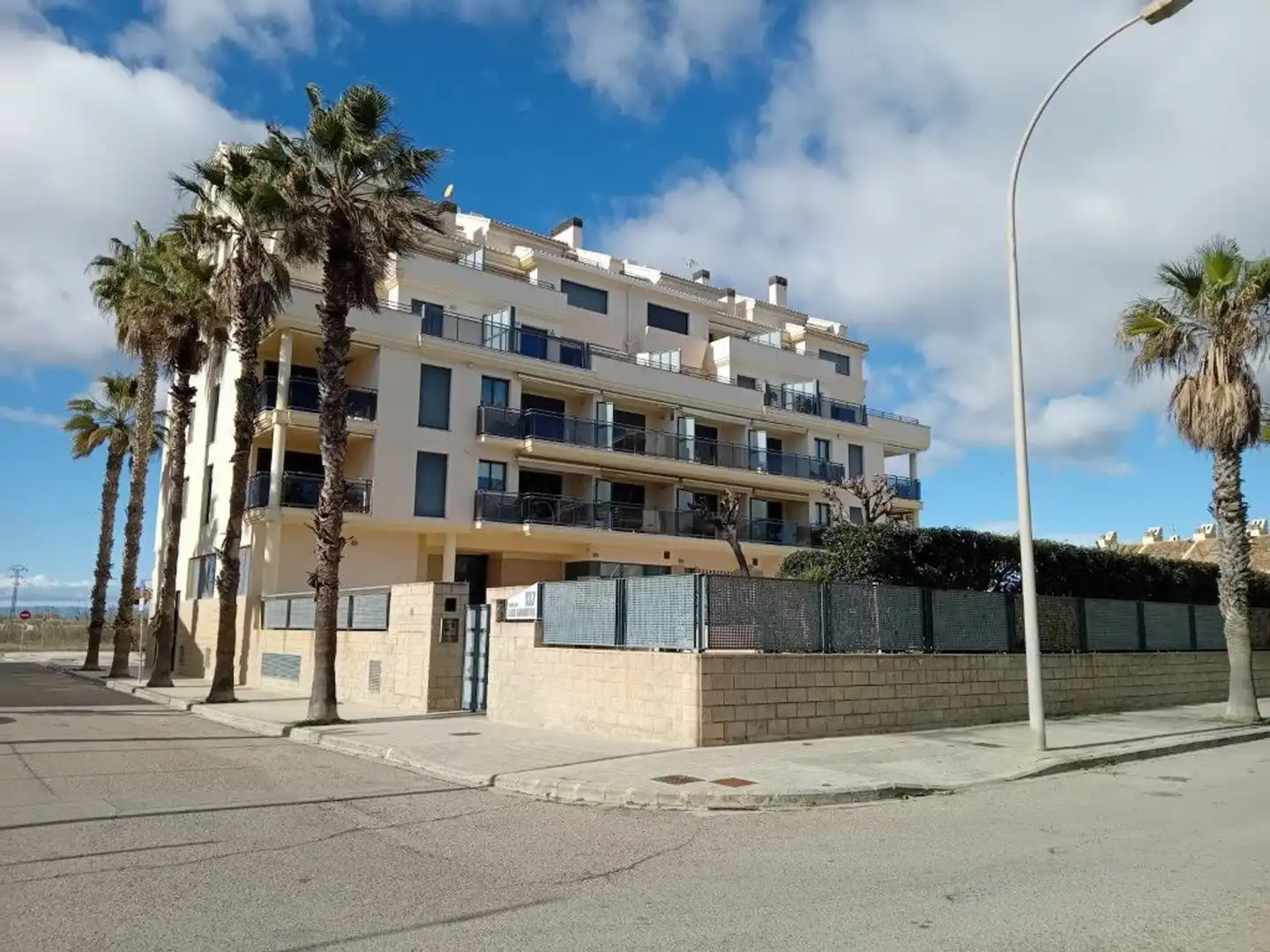Vista exterior de Pis en venda en Valencia amb Aire condicionat, Calefacció i Jardí privat