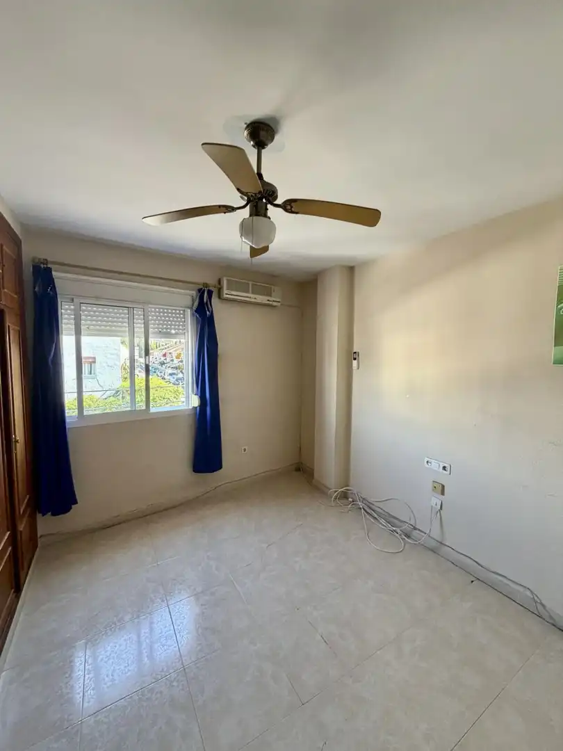 Bedroom of Flat for sale in Gines  with Air Conditioner, Heating and Terrace