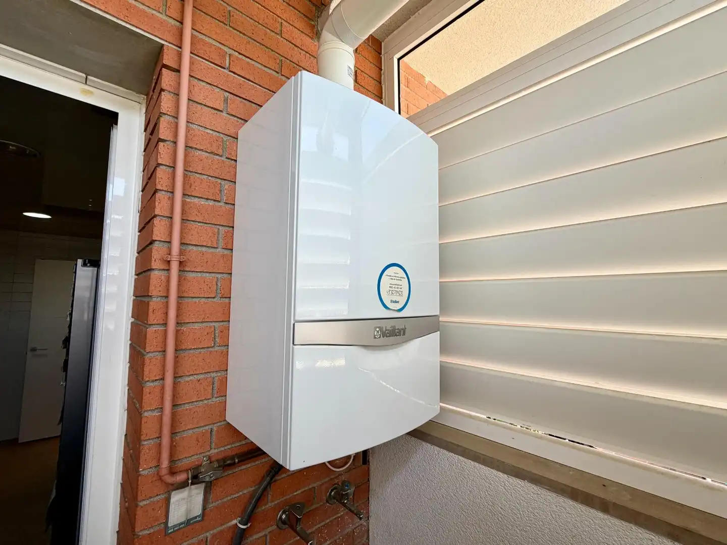 Exterior view of Flat for sale in Canovelles  with Heating, Balcony and Community pool