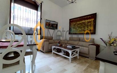 Living room of Flat for sale in  Sevilla Capital  with Air Conditioner, Heating and Washing machine