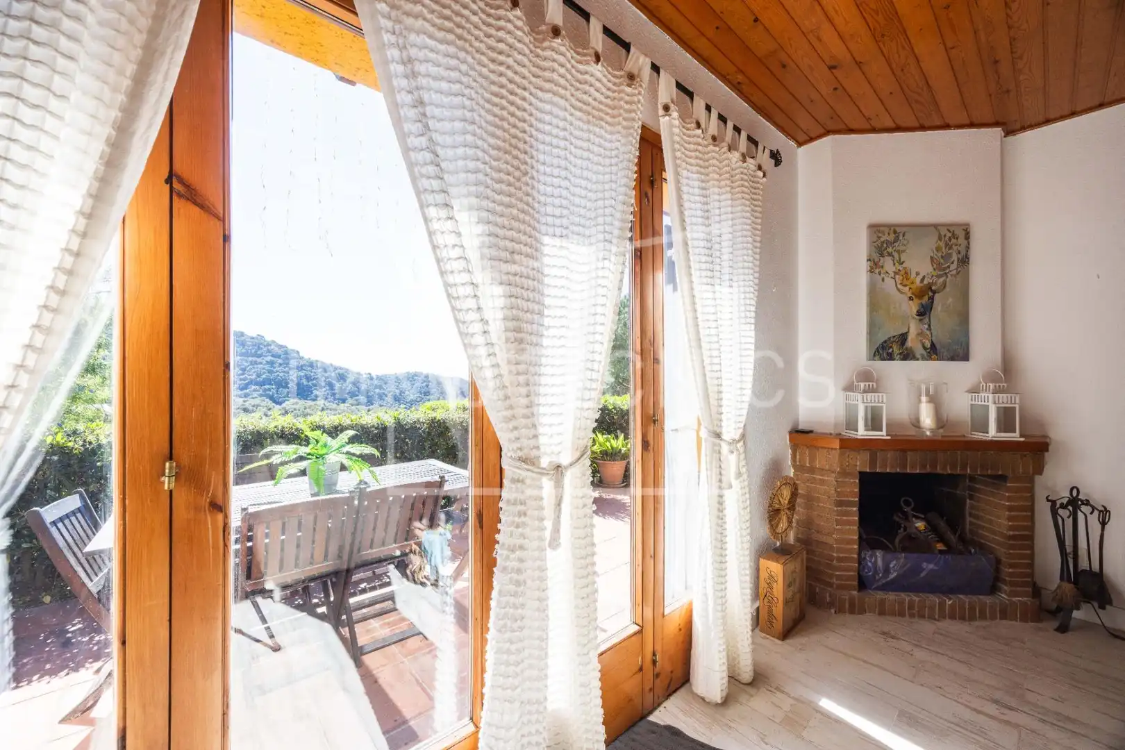 Living room of Houses for sale in Sant Cebrià de Vallalta