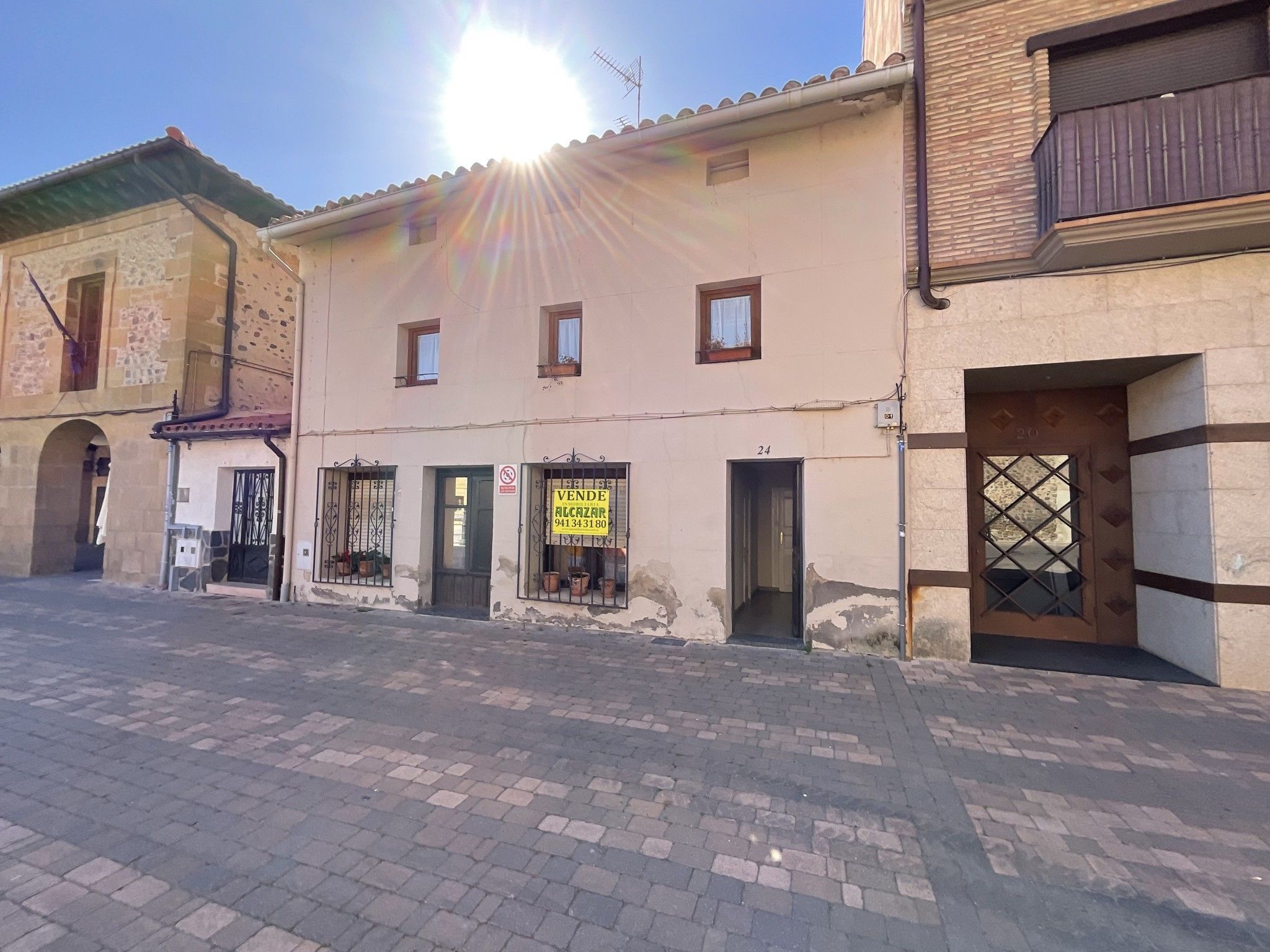 Vista exterior de Casa o xalet en venda en Santurde de Rioja amb Calefacció, Parquet i Terrassa