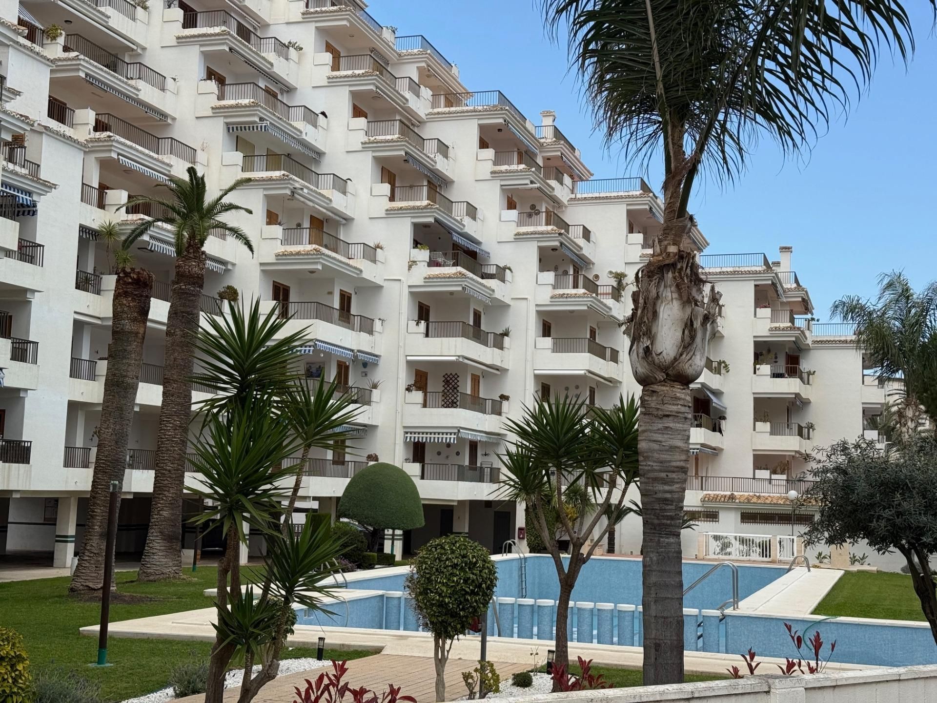 Vista exterior de Apartament en venda en Tavernes de la Valldigna amb Jardí privat, Terrassa i Traster