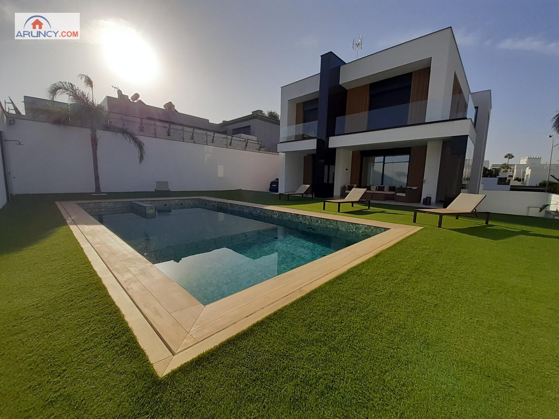 Swimming pool of House or chalet for sale in Montequinto  with Air Conditioner, Heating and Private garden