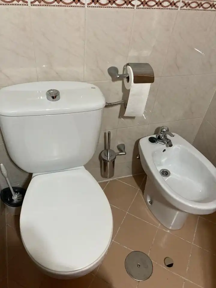 Bathroom of Flat for rent in Madrid  with Air Conditioner, Heating and Parquet flooring