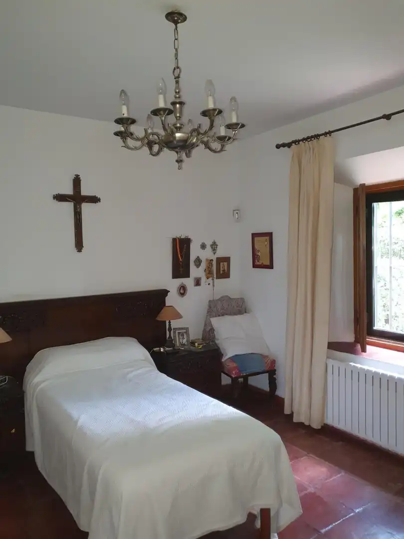 Dormitori de Finca rústica en venda en Plasencia amb Aire condicionat, Calefacció i Jardí privat