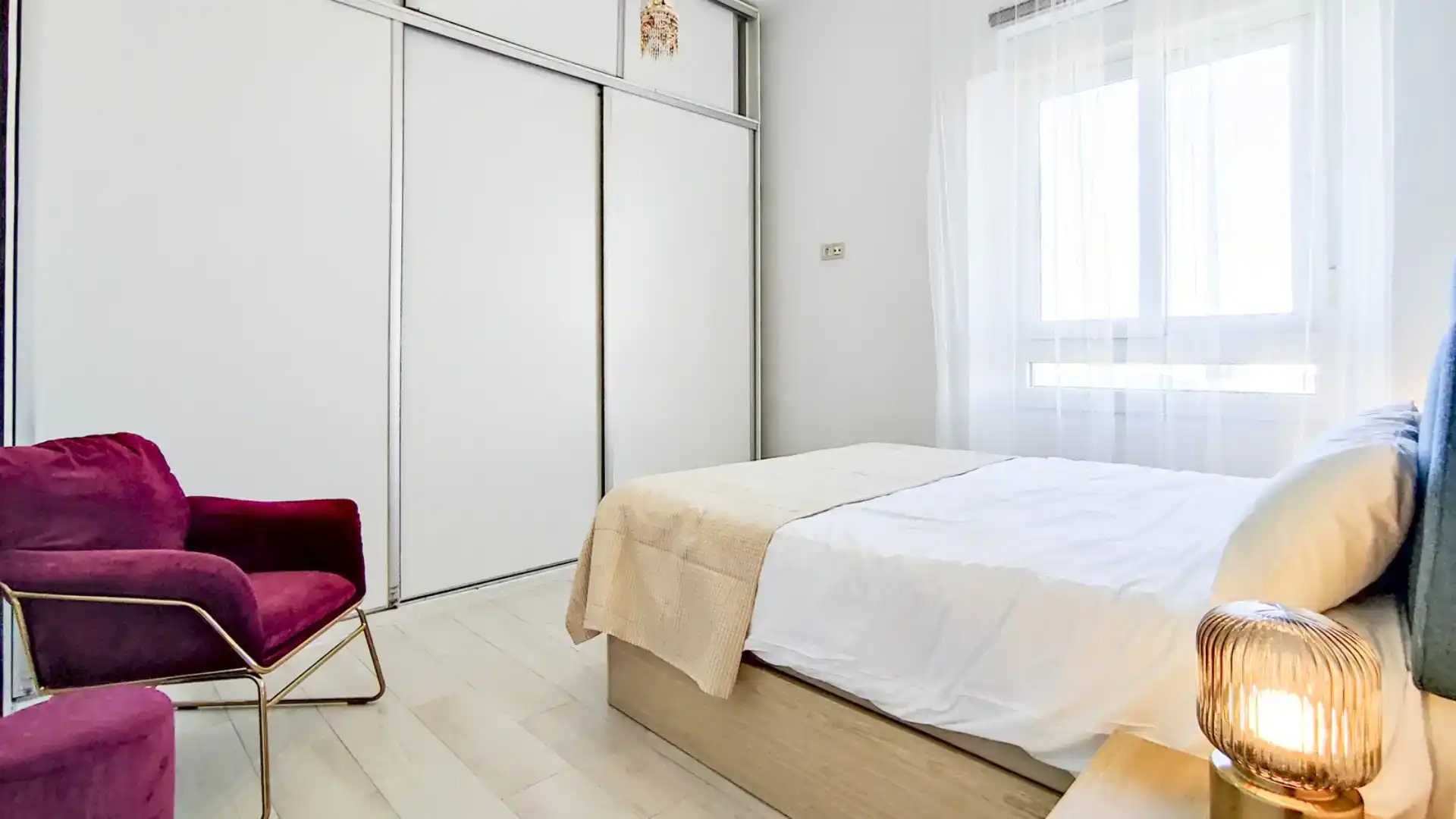 Schlafzimmer von Dachboden zur Miete in Málaga mit Klimaanlage, Abstellraum und Möbliert