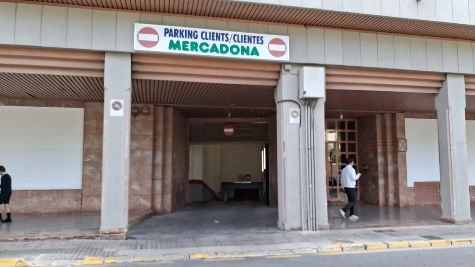 Parkplatz von Garage zur Miete in Elche / Elx