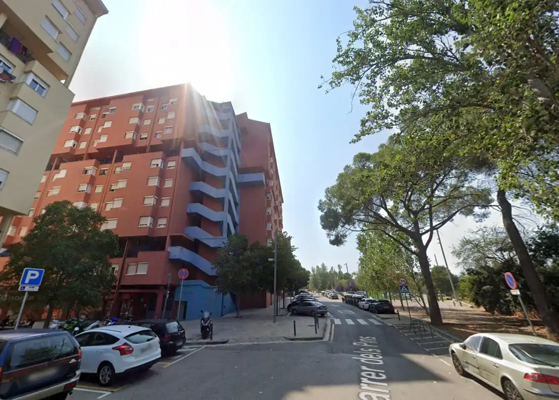 Vista exterior de Pis en venda en Sabadell