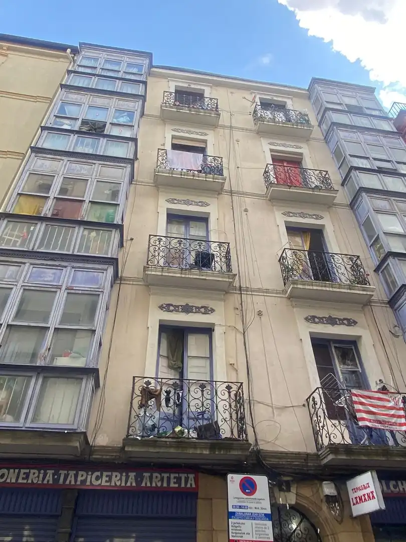 Exterior view of Buildings for sale in Bilbao 
