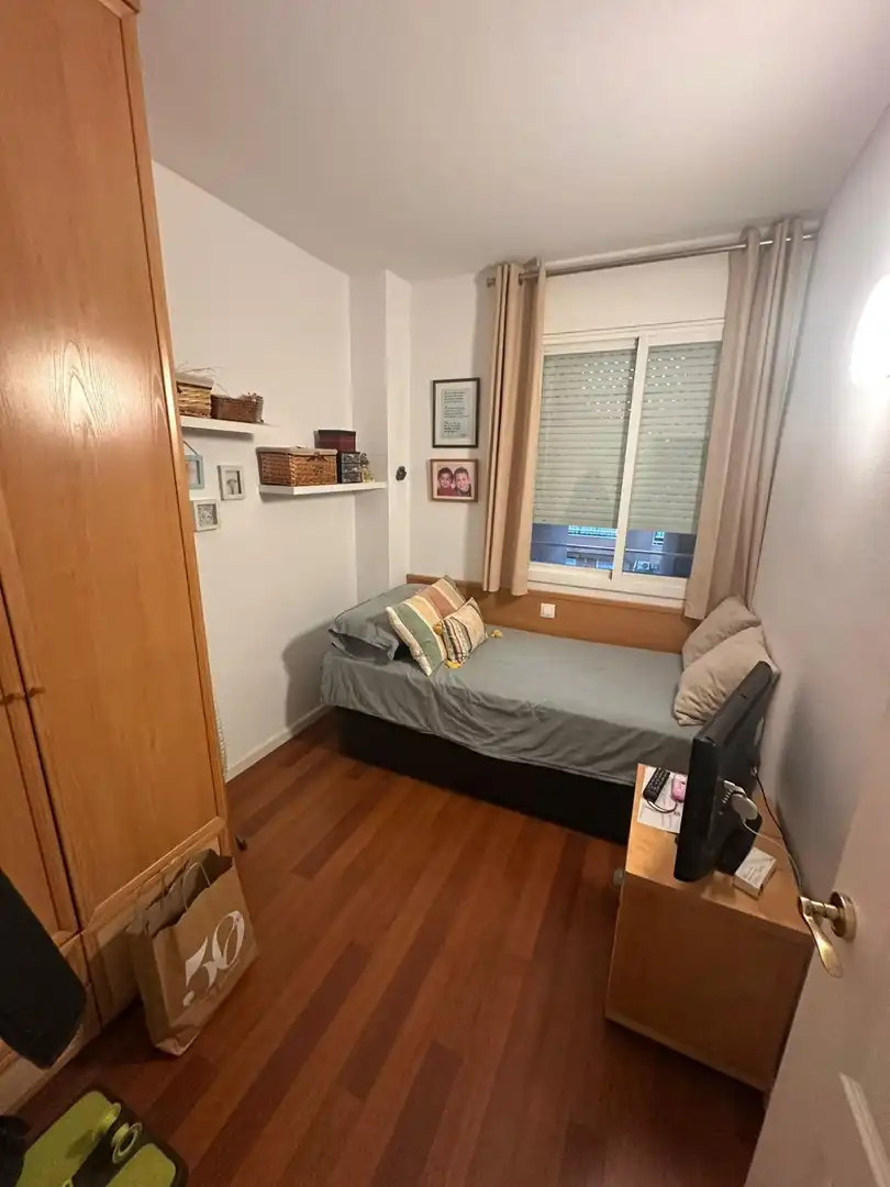 Habitación de Piso en venta en Cornellà de Llobregat con Calefacción, Jardín privado y Balcón