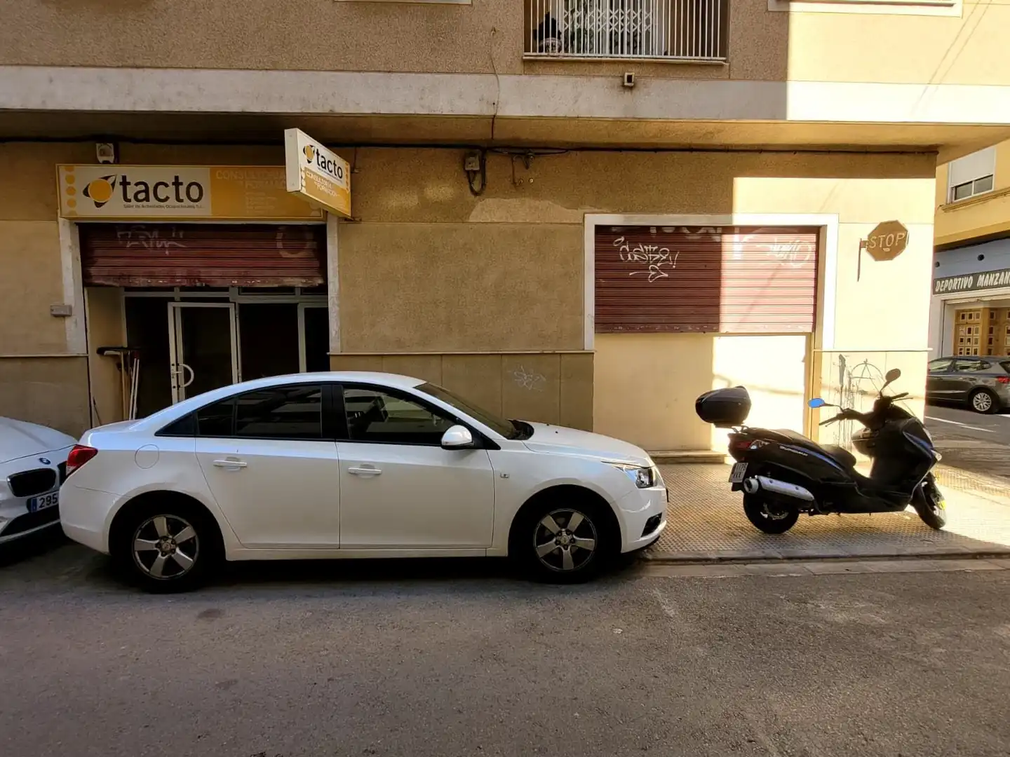Parkplatz von Geschaftsraum zum Verkauf in Benetússer