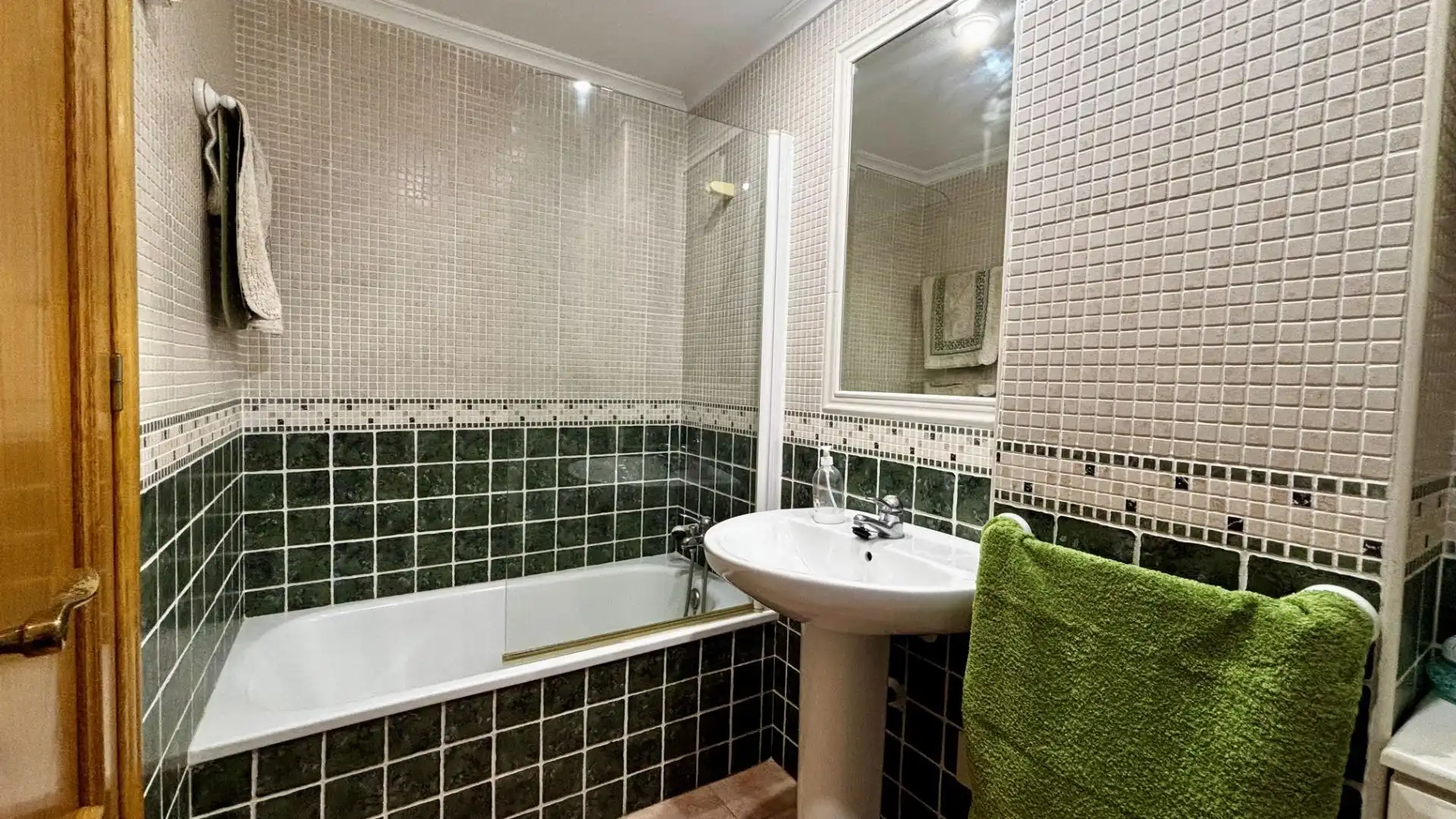 Bathroom of Flat for rent in Guardamar del Segura  with Terrace and Furnished