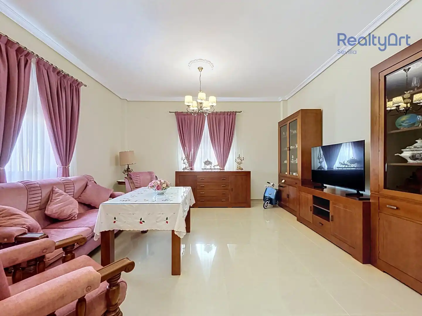 Living room of Houses for sale in Tomares  with Air Conditioner, Heating and Private garden