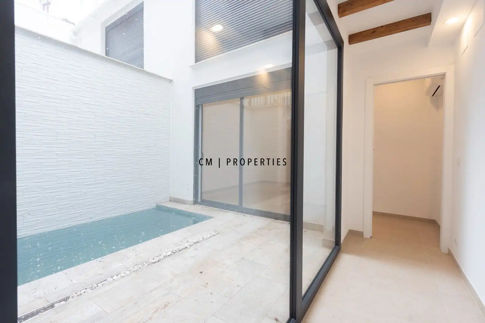 Swimming pool of Flat for sale in Valencia  with Air Conditioner, Heating and Swimming Pool