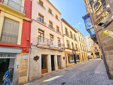 Casa con balcón en venta en Calle Real 6