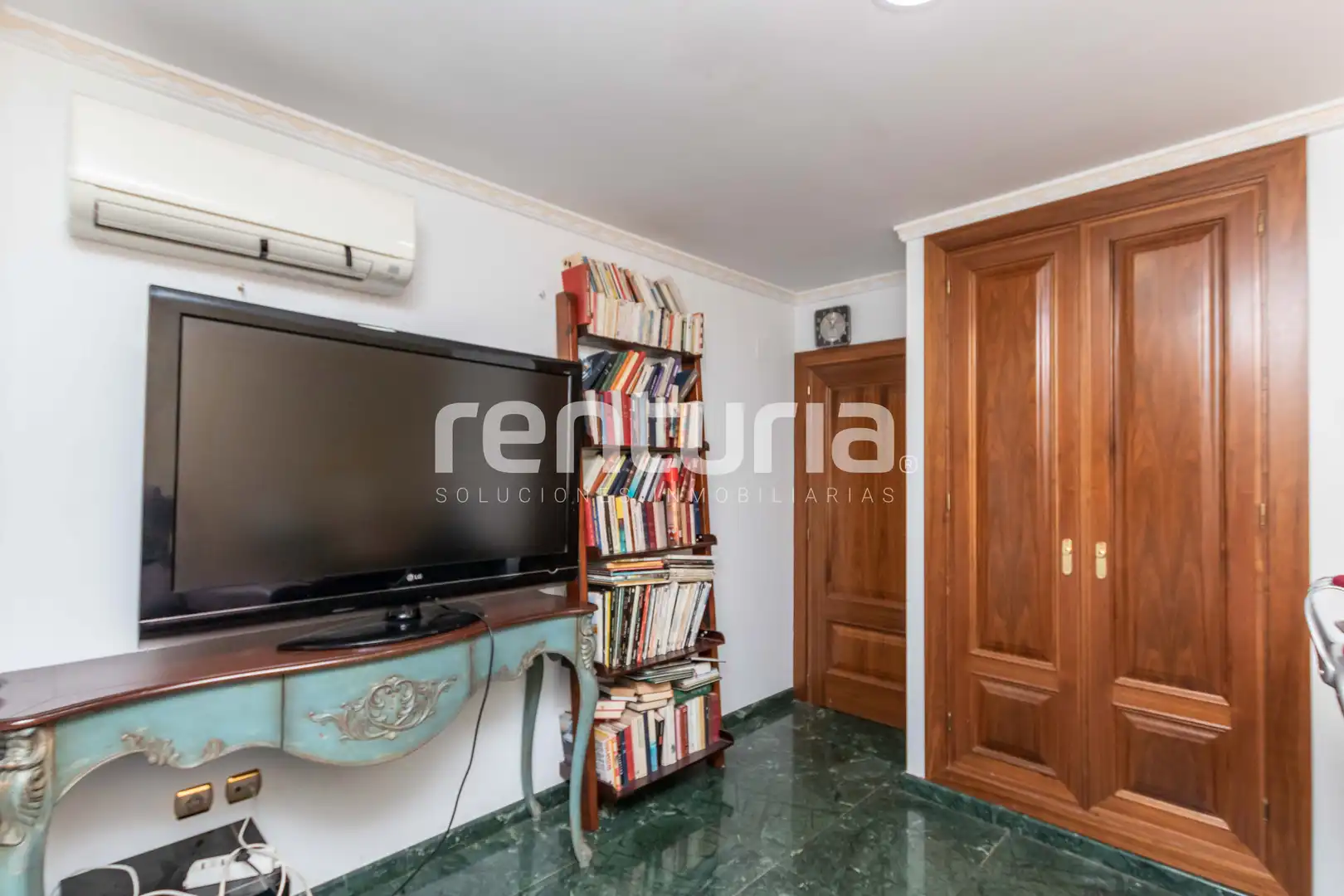 Habitación de Casa o chalet en venta en Picanya con Aire acondicionado, Jardín privado y Parquet