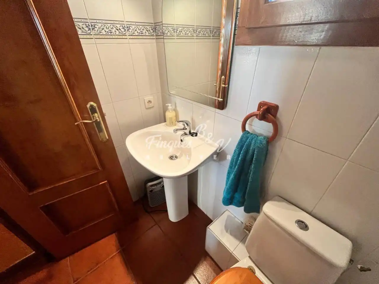 Bathroom of Houses for sale in Osséja  with Heating, Private garden and Parquet flooring