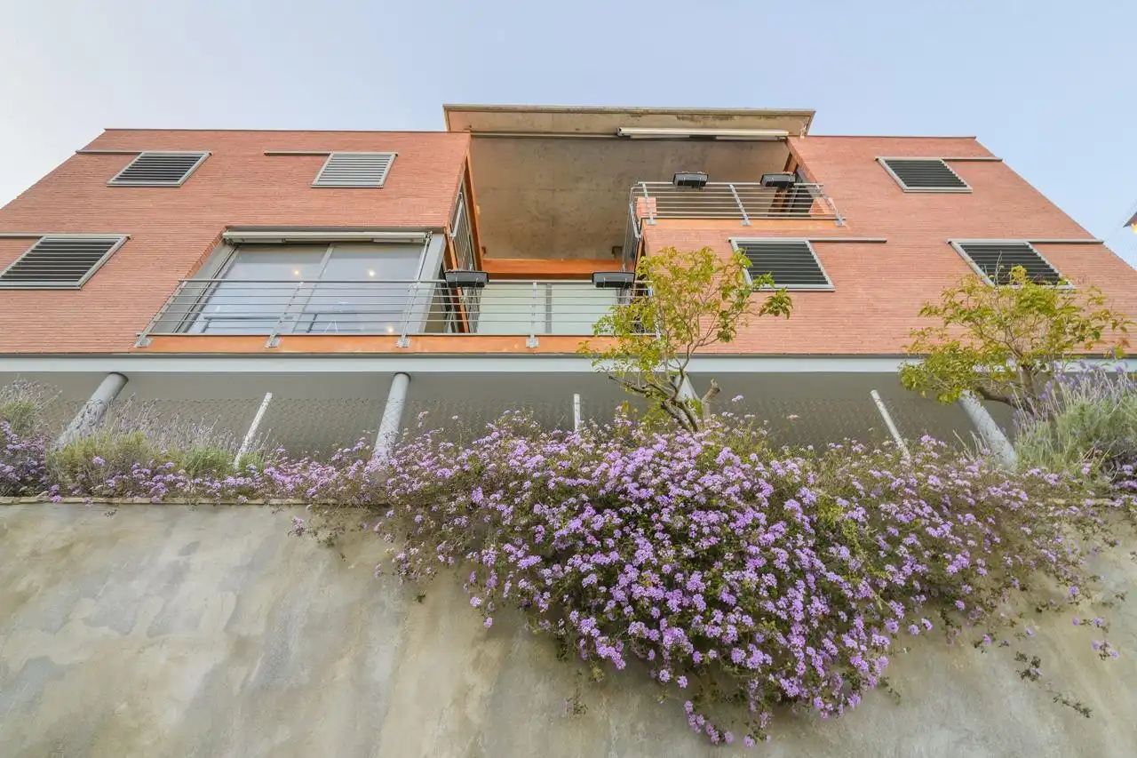 Vista exterior de Casa o chalet en venta en Vallirana con Aire acondicionado y Balcón