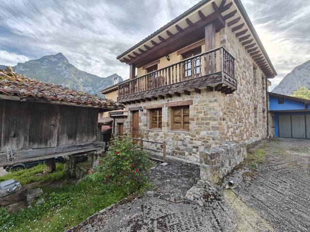 Casa-chalet en Venta en Quirós