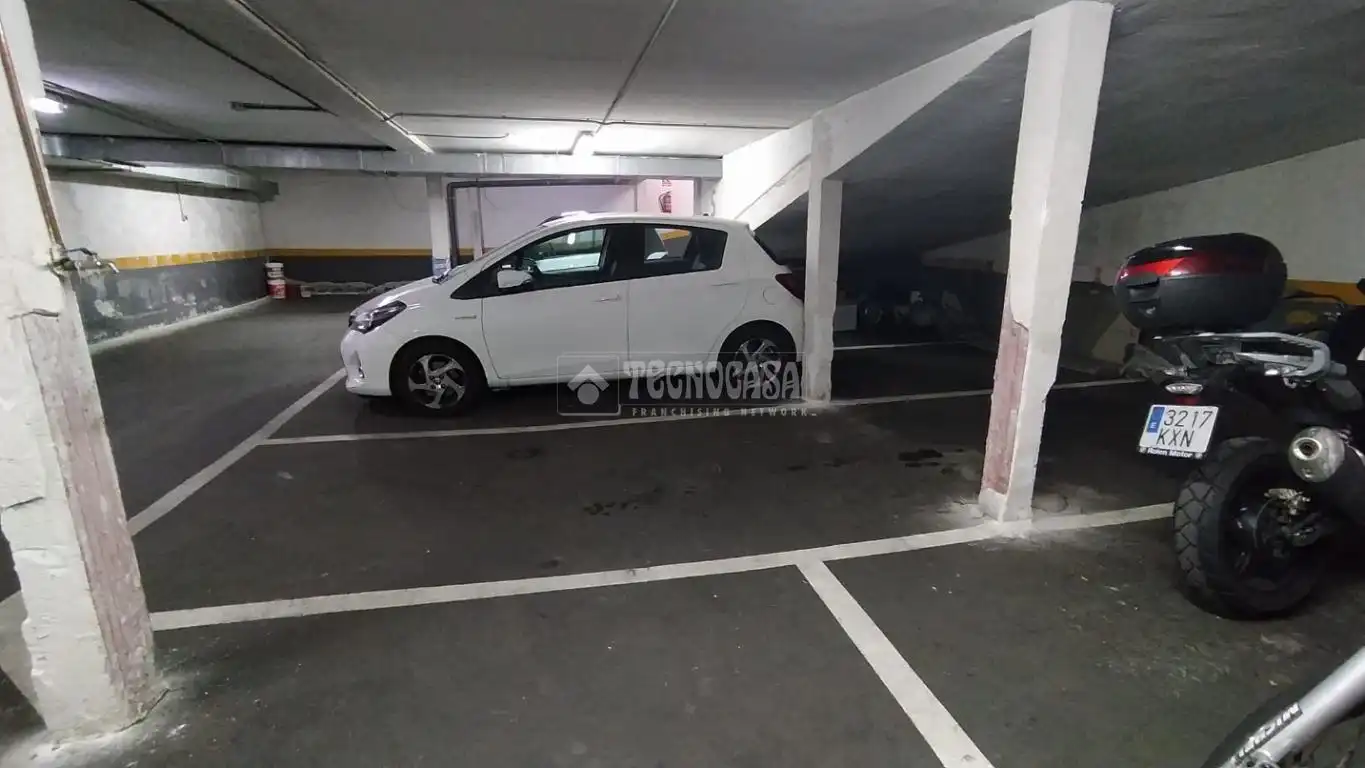 Parkplatz von Garage zum Verkauf in Madrid