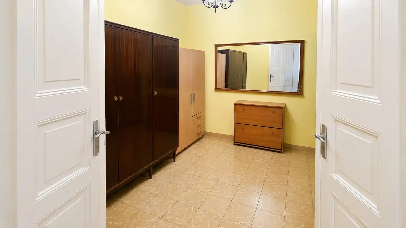 Habitación de Piso en venta en Figueres con Balcón y Internet