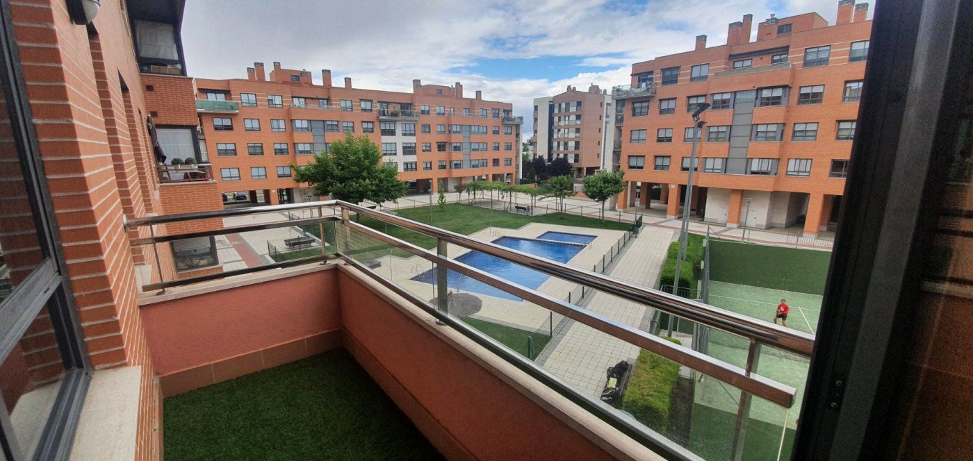 Swimming pool of Flat to rent in Valladolid Capital  with Heating, Terrace and Storage room