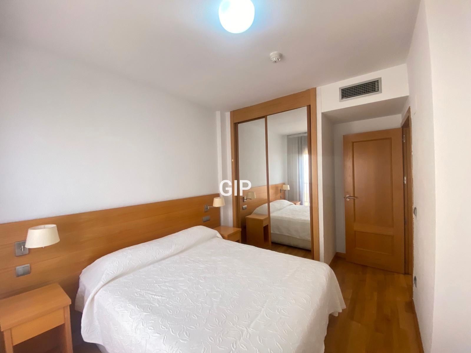 Dormitori de Apartament de lloguer en  Madrid Capital amb Aire condicionat, Calefacció i Parquet