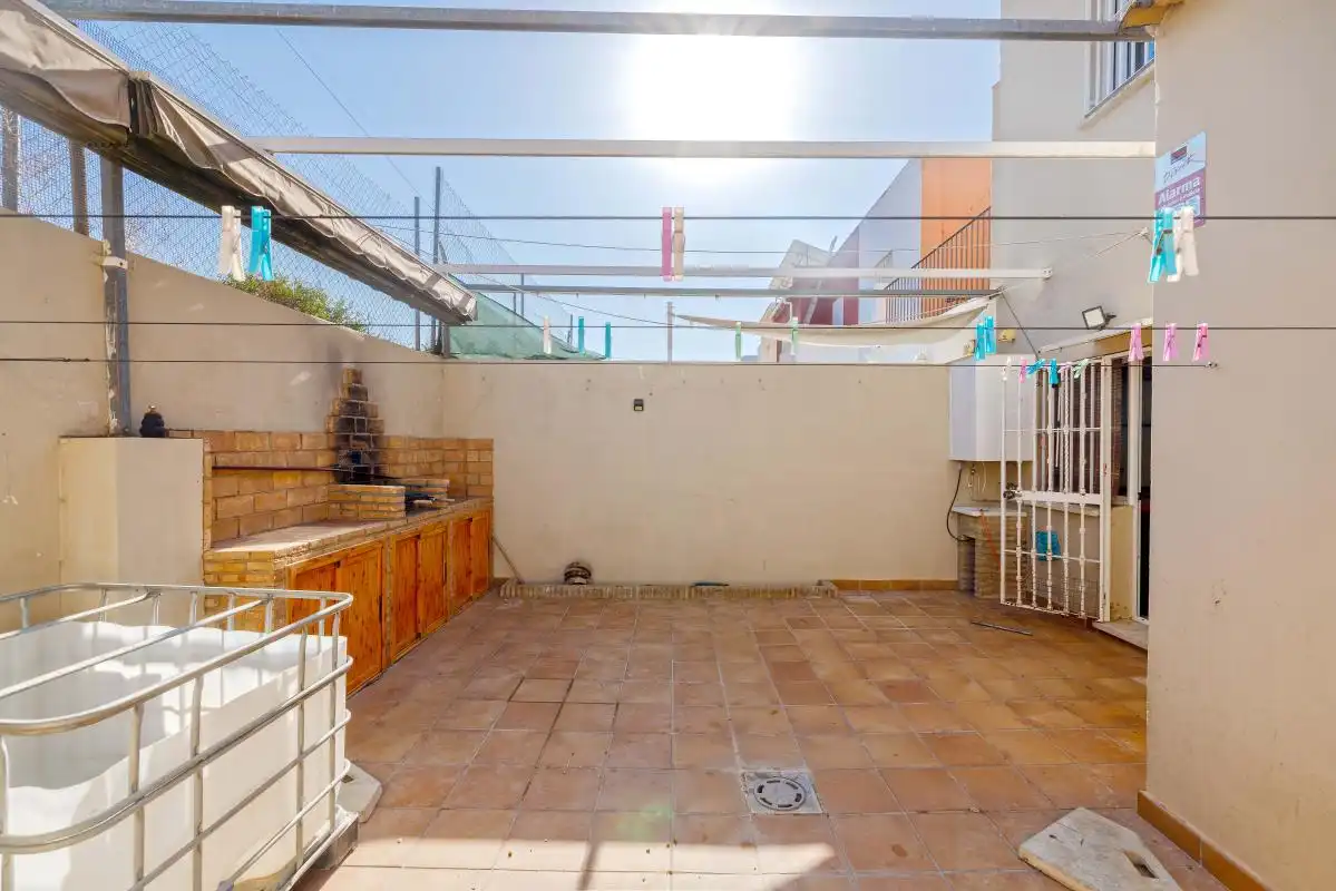Terraza de Casa adosada en venta en Valencina de la Concepción con Aire acondicionado, Calefacción y Terraza