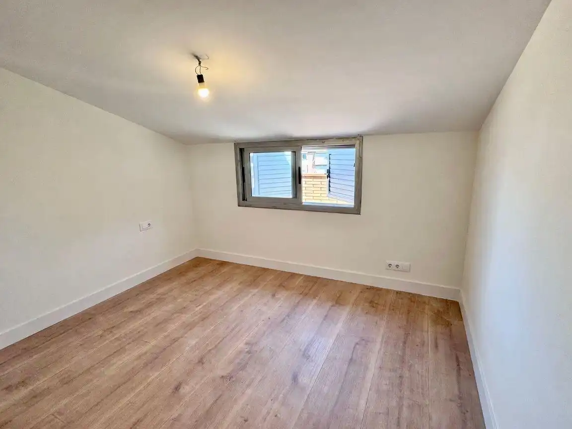 Flat for sale in Sabadell  with Air Conditioner, Heating and Terrace