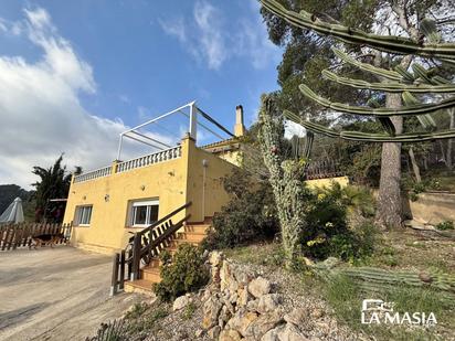 Vista exterior de Casa o xalet en venda en Olivella amb Calefacció, Jardí privat i Terrassa