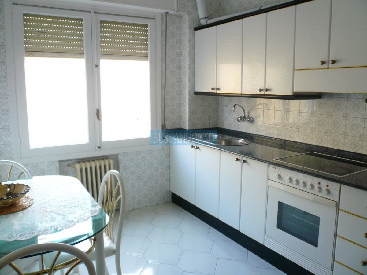 Kitchen of Flat for sale in  Logroño  with Parquet flooring, Terrace and Furnished