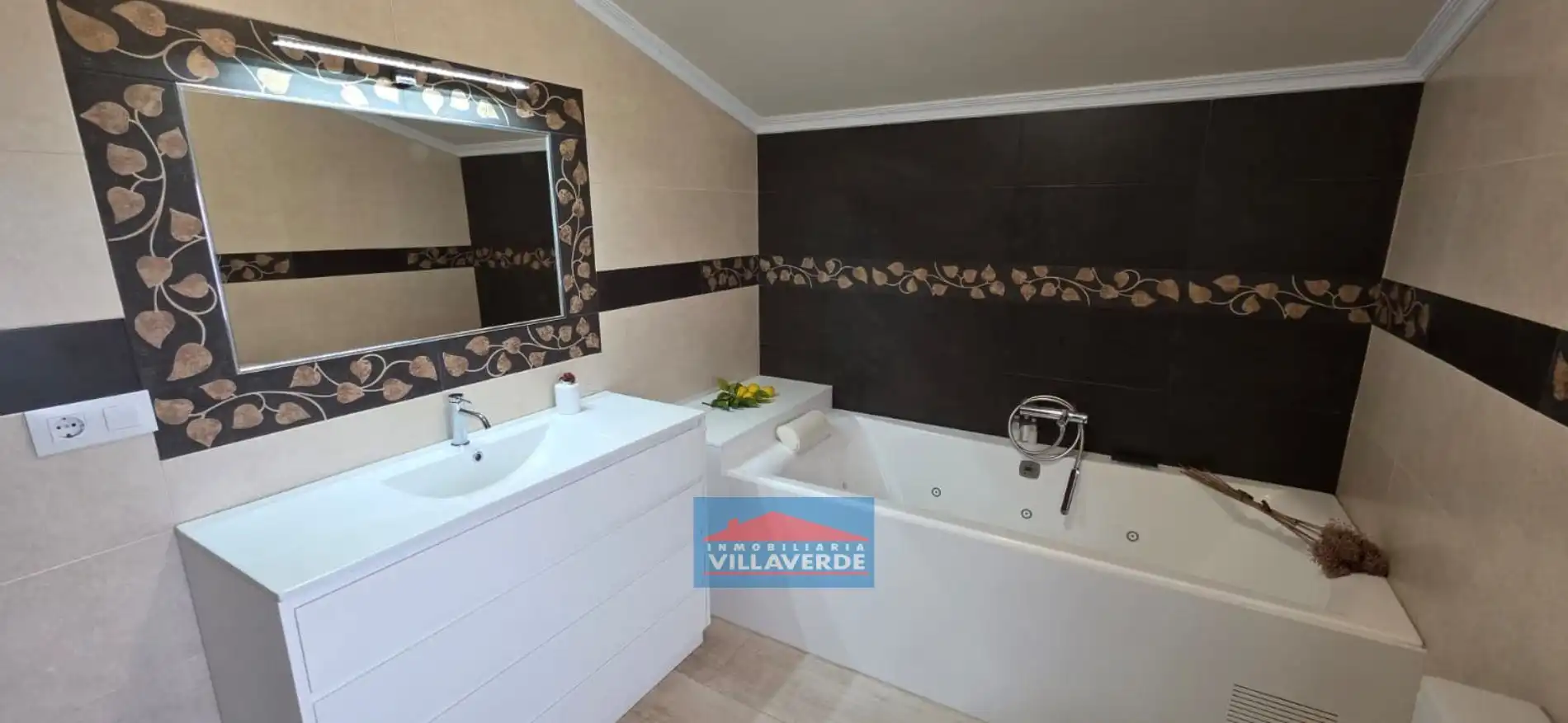 Detached house with terrace for sale in Coiro, imagen 40