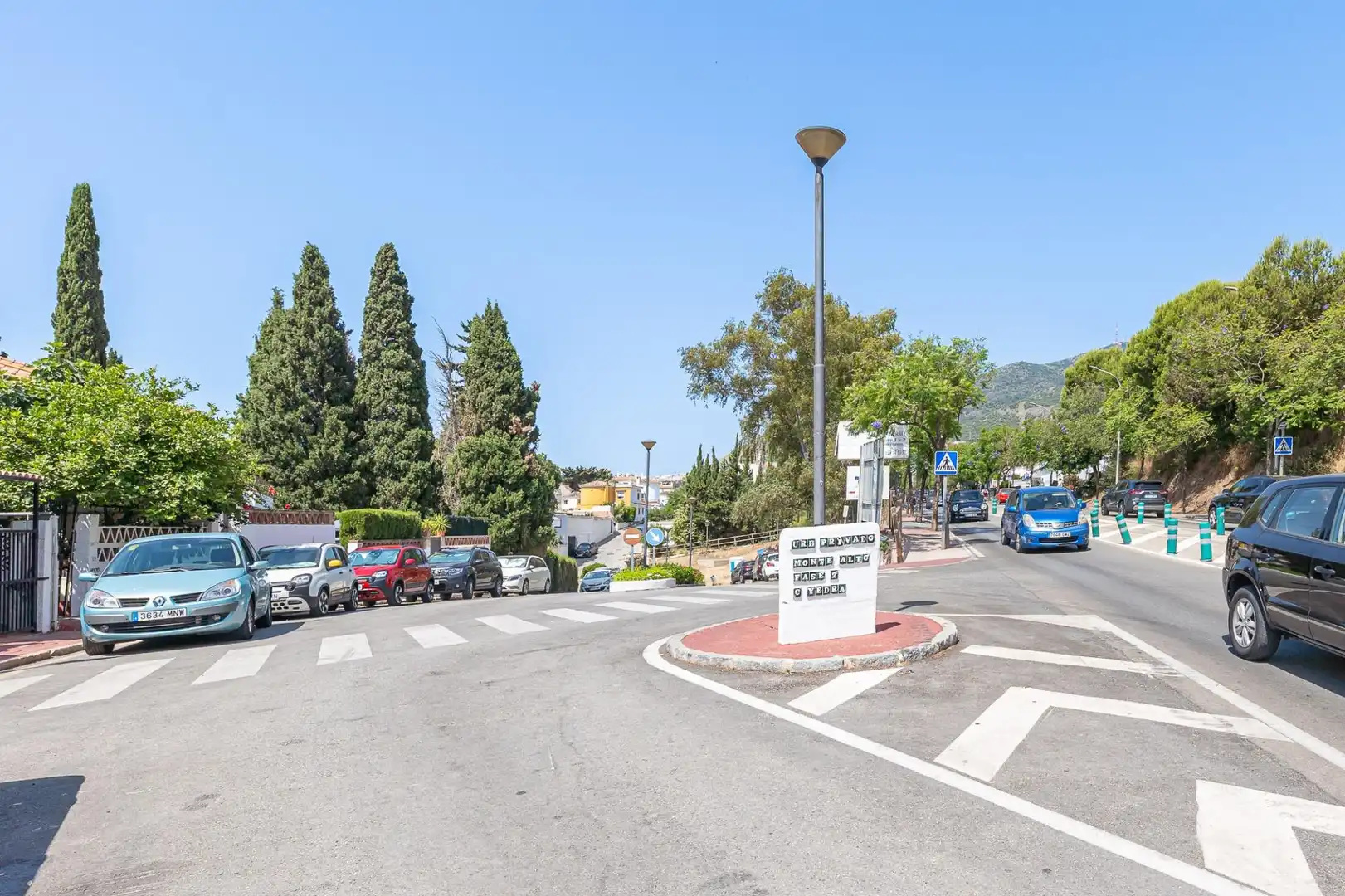 Aparcament de Casa adosada en venda en Benalmádena amb Aire condicionat i Terrassa
