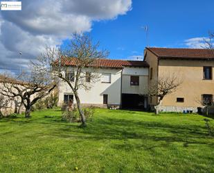 Vista exterior de Finca rústica en venda en Valdepolo amb Calefacció