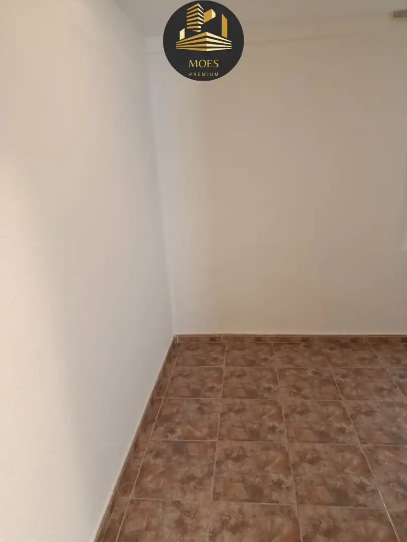 Piso en venta en Jaén con Balcón