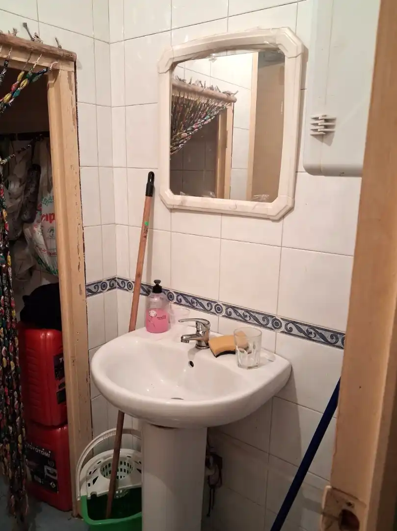Bany de Local en venda en Zaragoza amb Moblat i Alarma
